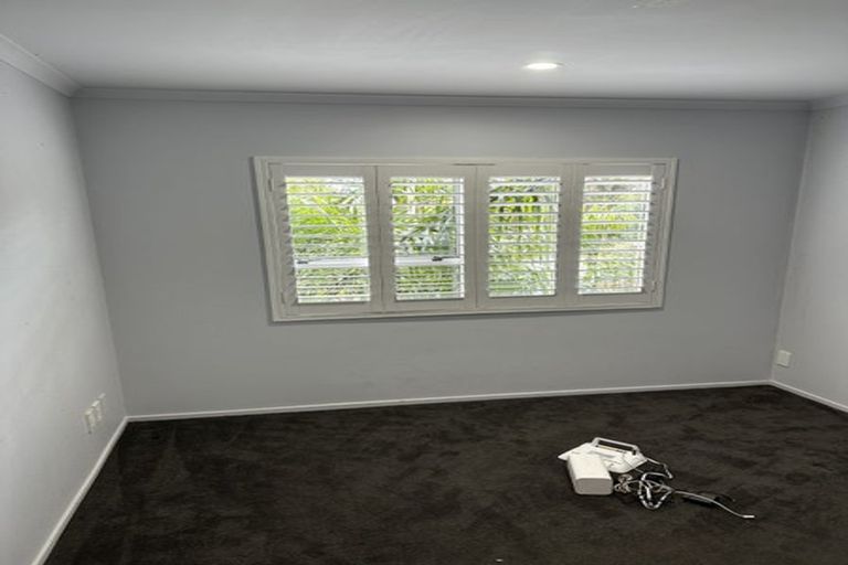 Photo of property in 1 Piha Road, Piha, New Lynn, 0772