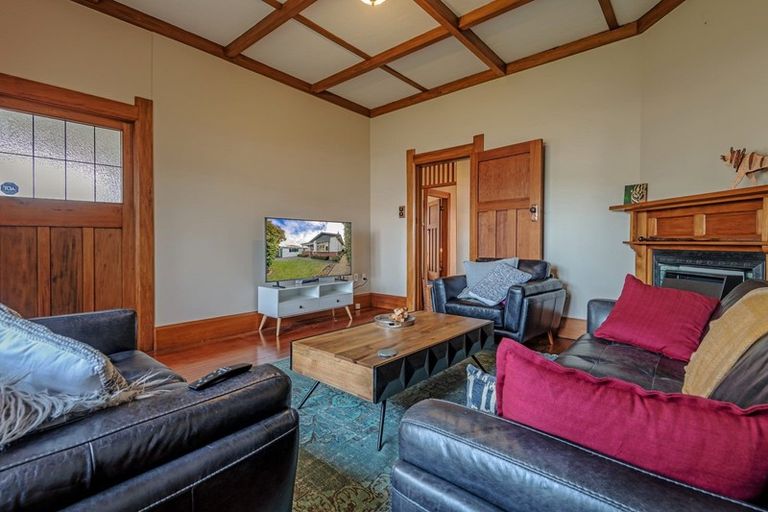 Photo of property in 33 Knowles Street, Terrace End, Palmerston North, 4410