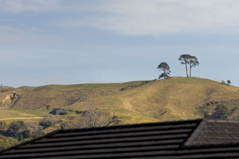 Photo of property in 55 Hills View Drive, Papamoa, 3118