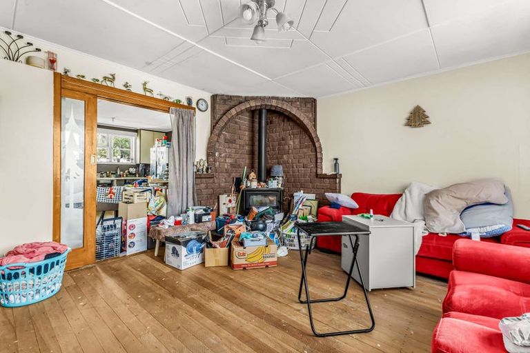 Photo of property in 14 Tawa Street, Inglewood, 4330