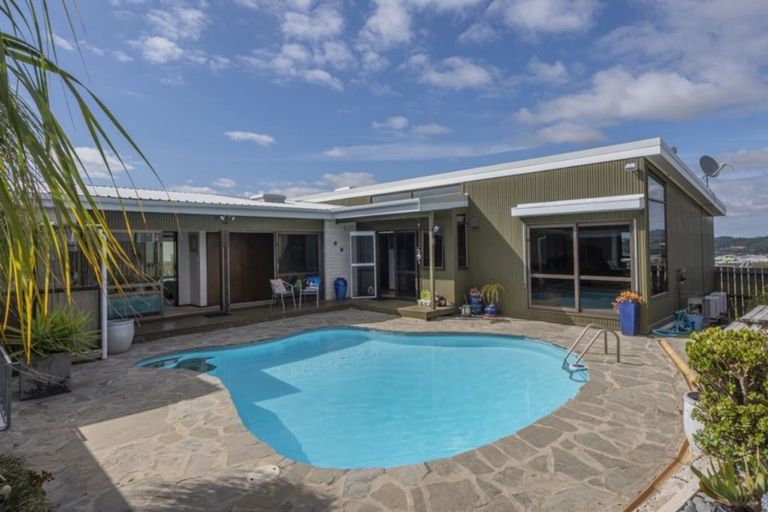 Photo of property in 27 Memorial Drive, Parahaki, Whangarei, 0112