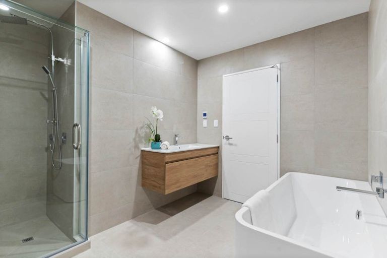 Photo of property in 35 Pacific Heights Road, Orewa, 0931