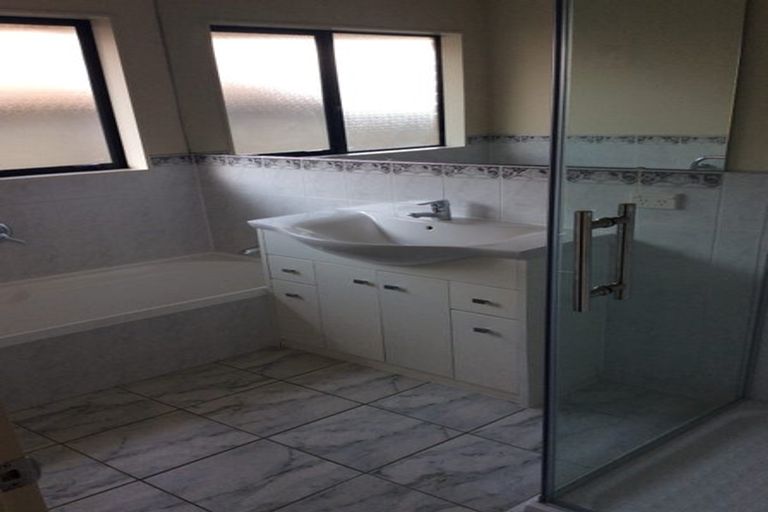 Photo of property in 14 Nanleen Rise, Manurewa, Auckland, 2105