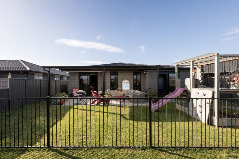 Photo of property in 16 Traverse Lane, Omokoroa, 3114
