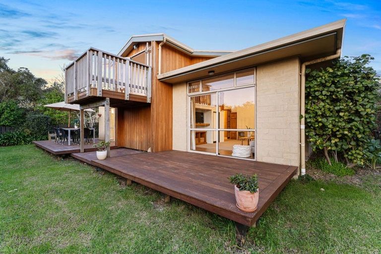 Photo of property in 1358a Whangaparaoa Road, Army Bay, Whangaparaoa, 0930