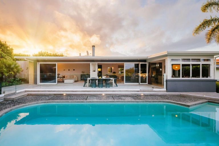 Photo of property in 42 Beerescourt Road, Beerescourt, Hamilton, 3200