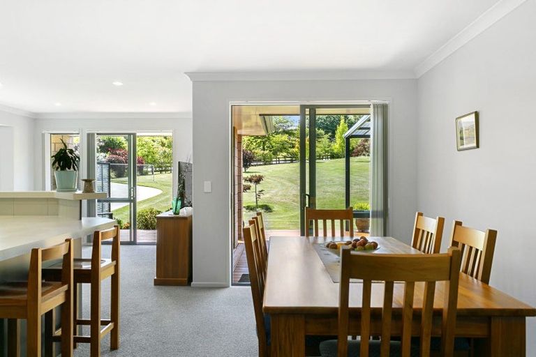Photo of property in 18 Loch Views Road, Acacia Bay, Taupo, 3385