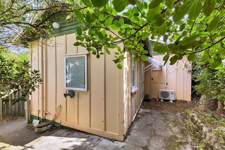 Photo of property in 5 Linwood Way, Island Bay, Wellington, 6023