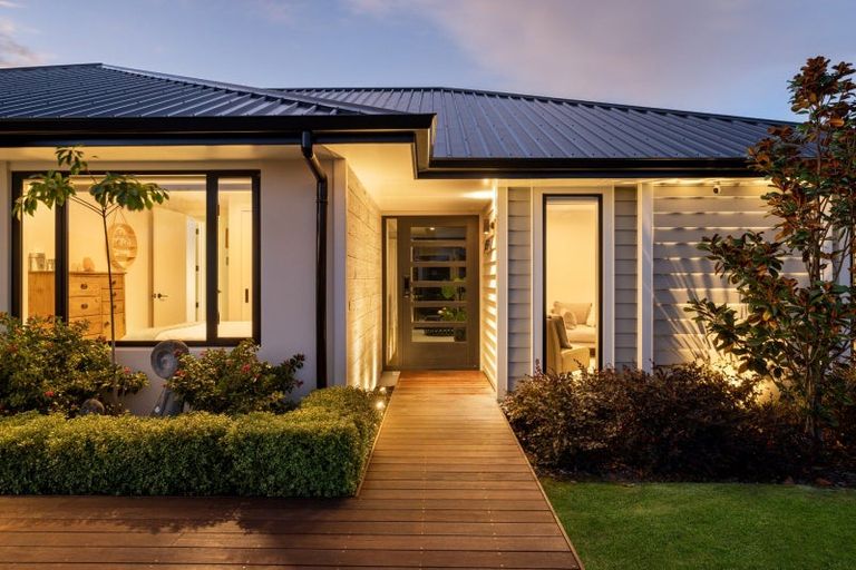 Photo of property in 1 Mida Close, Papamoa Beach, Papamoa, 3118