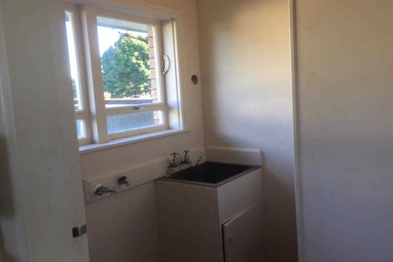 Photo of property in 196 Waimumu Road, Massey, Auckland, 0614