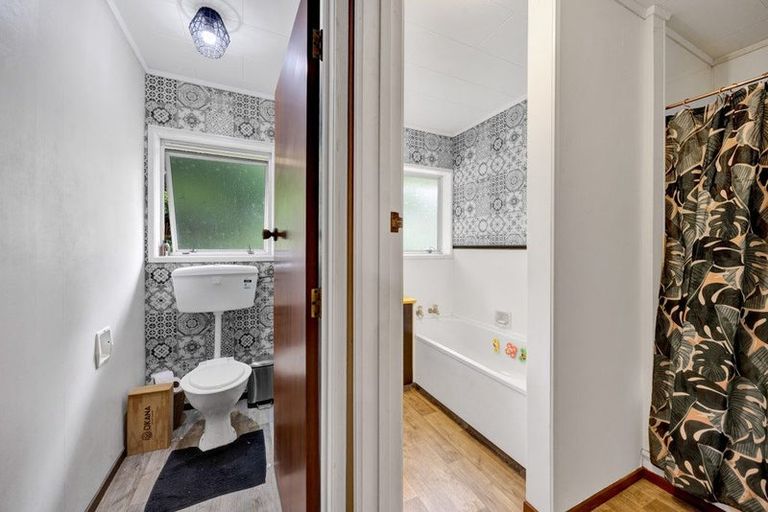 Photo of property in 81 Poplar Grove, Whalers Gate, New Plymouth, 4310