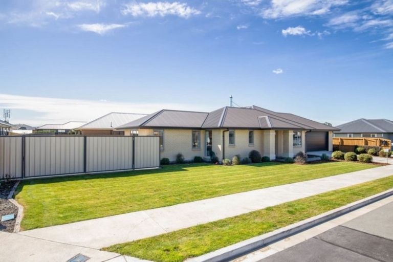 Photo of property in 39 Koura Drive, Rangiora, 7400