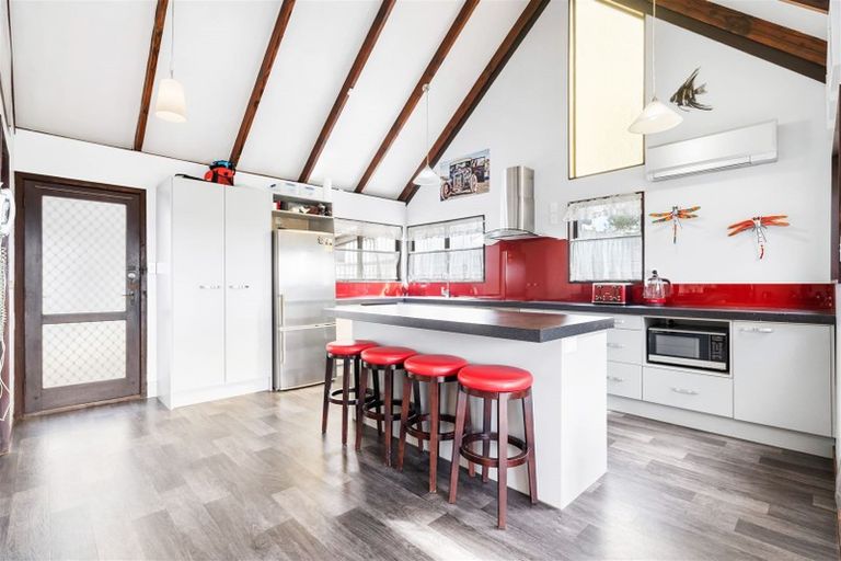 Photo of property in 16 De Havilland Place, Onerahi, Whangarei, 0110