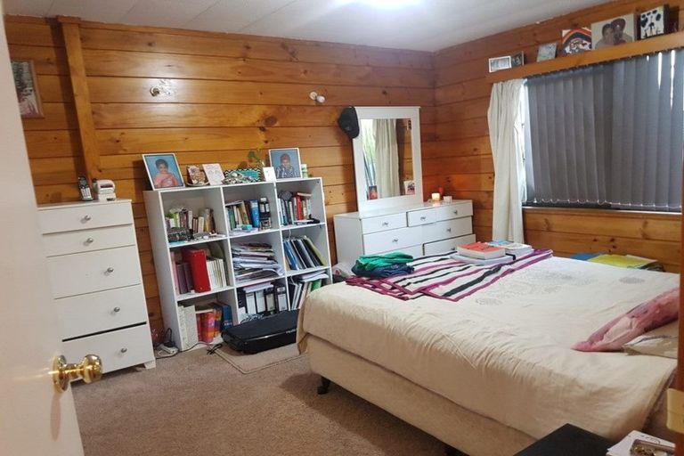 Photo of property in 6 Gardone Terrace, Conifer Grove, Takanini, 2112