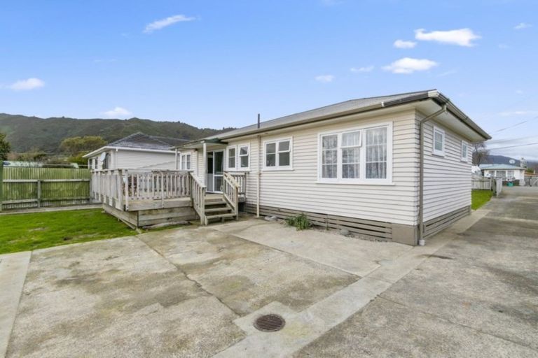 Photo of property in 14 Bythell Street, Wainuiomata, Lower Hutt, 5014
