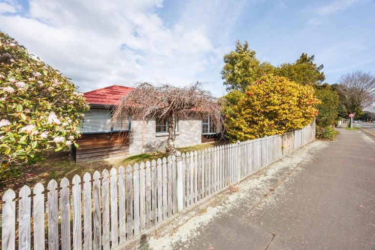 Photo of property in 2 Marne Street, Hokowhitu, Palmerston North, 4410