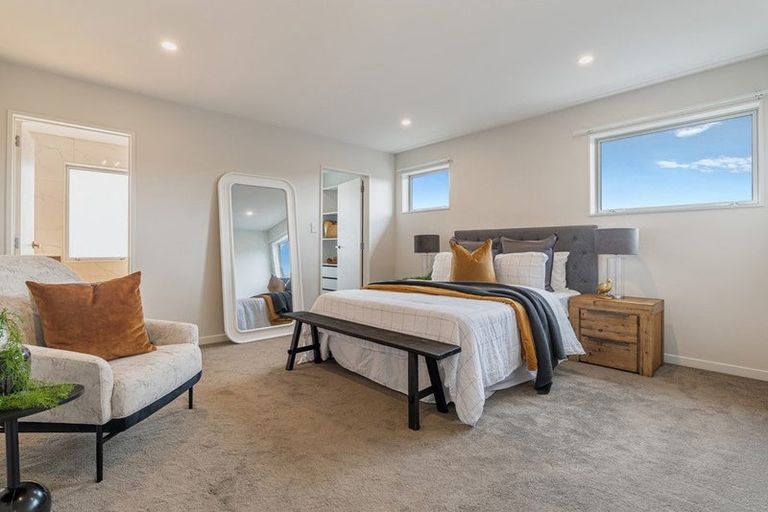 Photo of property in 28 Bine Crescent, Orewa, 0931