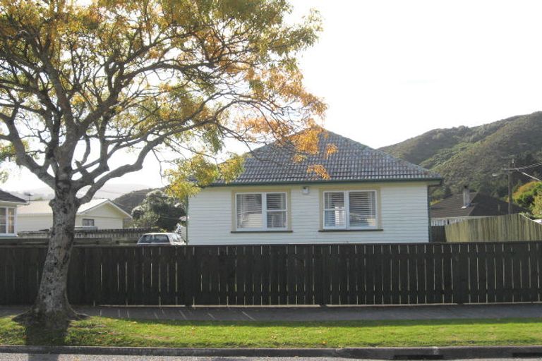 Photo of property in 7 Harris Street, Naenae, Lower Hutt, 5011