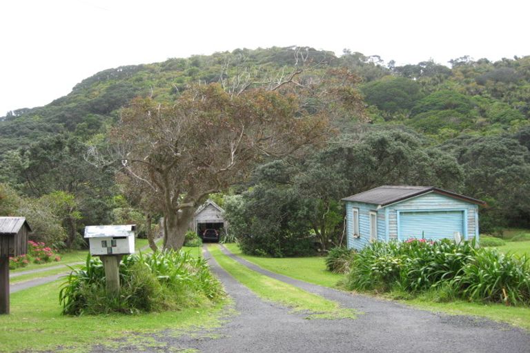 Photo of property in 116 Garden Road, Piha, 0772