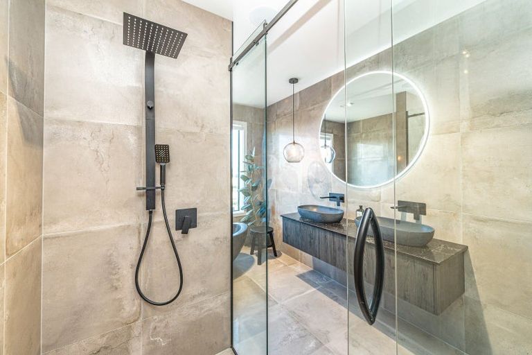 Photo of property in 24 Golf Vue Place, Castlecliff, Whanganui, 4501