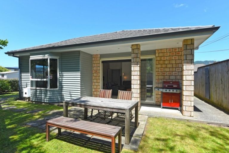 Photo of property in 2a Field Street, Silverstream, Upper Hutt, 5019