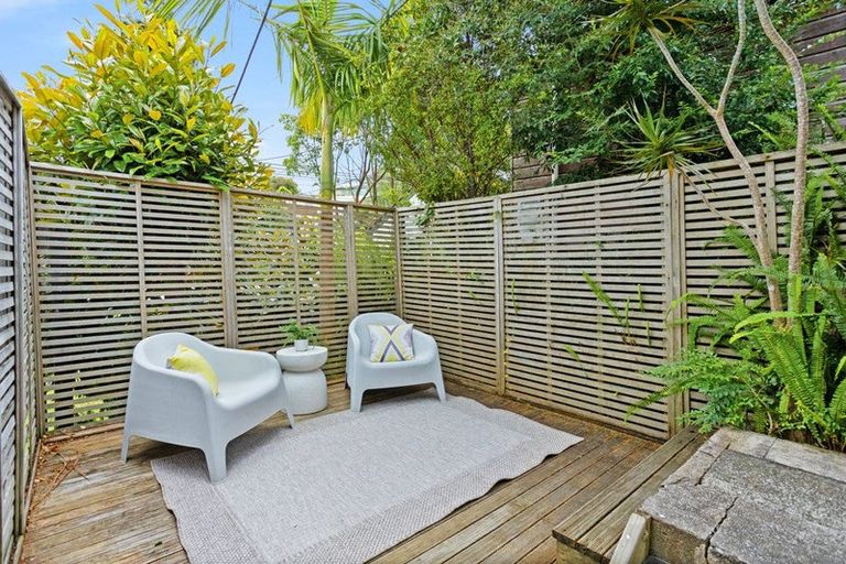 Photo of property in 1/43 Seaton Road, Murrays Bay, Auckland, 0630
