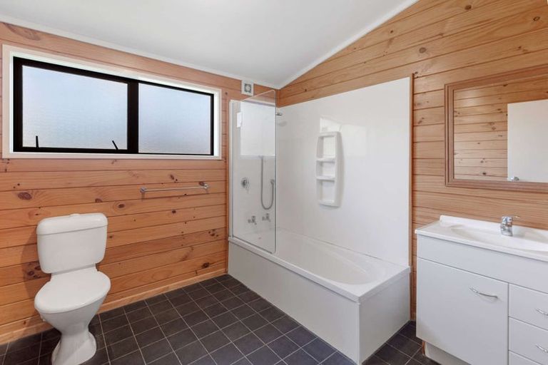 Photo of property in 4 Kebbell Avenue, Levin, 5510