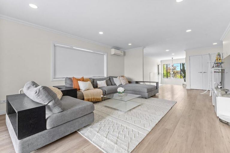 Photo of property in 791a East Coast Road, Northcross, Auckland, 0630