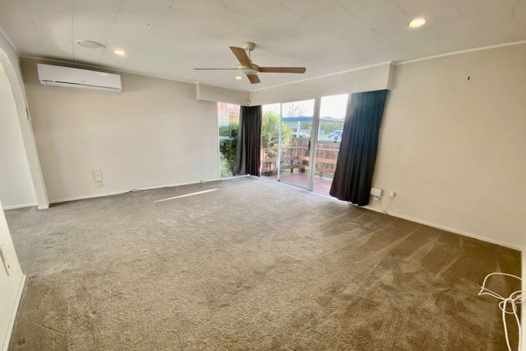 Photo of property in 29 Cockayne Crescent, Sunnynook, Auckland, 0620