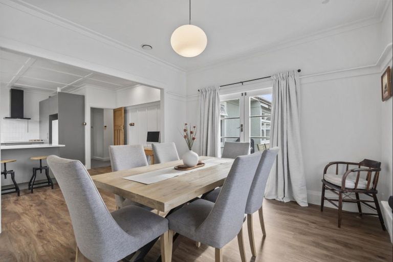 Photo of property in 73 Brightwater Terrace, Terrace End, Palmerston North, 4410