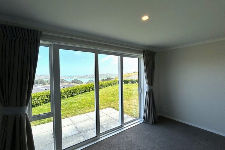 Photo of property in 2 Tutoko Place, Aotea, Porirua, 5024