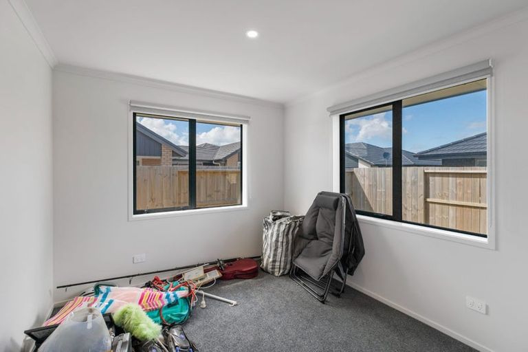 Photo of property in 9 Te Piriti Road, One Tree Point, 0118