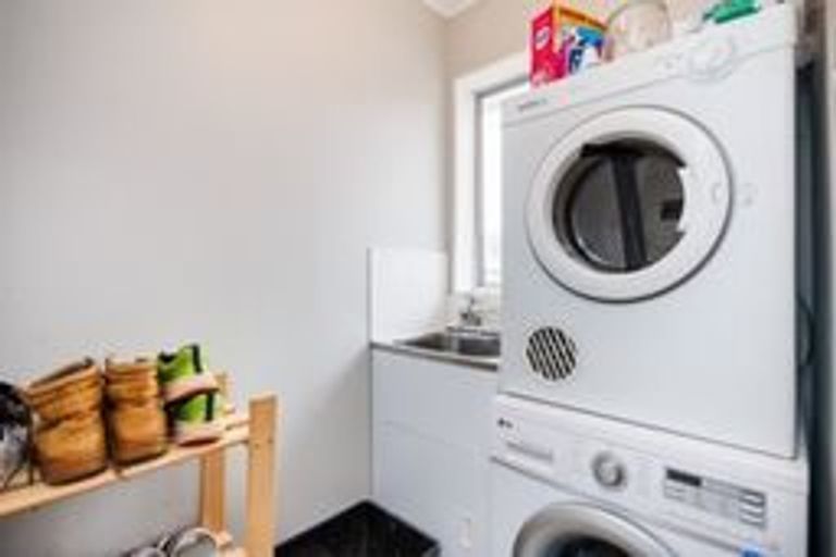 Photo of property in 49 Kaimanawa Street, Kelvin Grove, Palmerston North, 4414