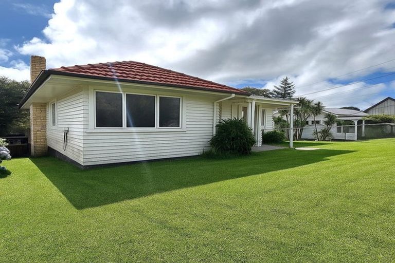 Photo of property in 1/59 Birkdale Road, Birkdale, Auckland, 0626