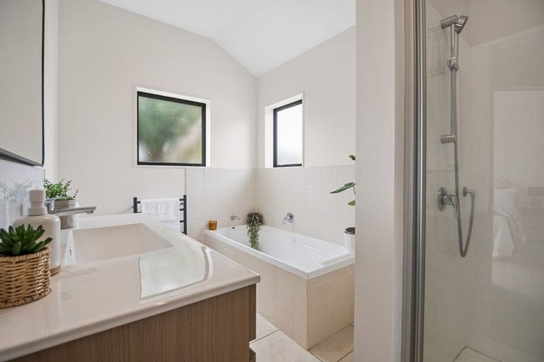 Photo of property in 32 Secoia Crescent, Mangere, Auckland, 2022