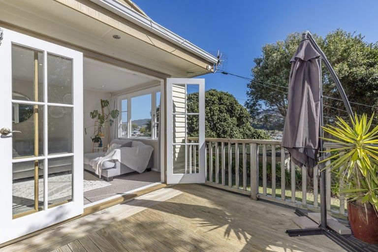 Photo of property in 10 Handyside Street, Tawa, Wellington, 5028