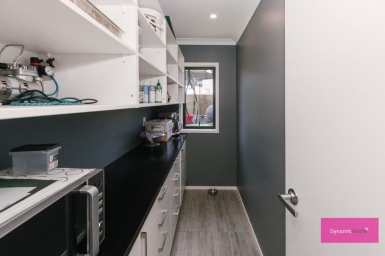 Photo of property in 8 Butler Place, Fitzherbert, Palmerston North, 4410