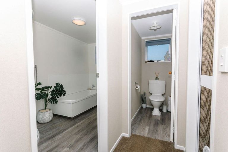 Photo of property in 17a Burns Street, Dannevirke, 4930