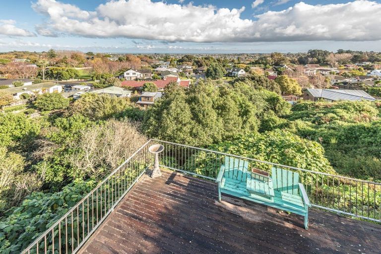 Photo of property in 83 Parkes Avenue, Saint Johns Hill, Whanganui, 4501