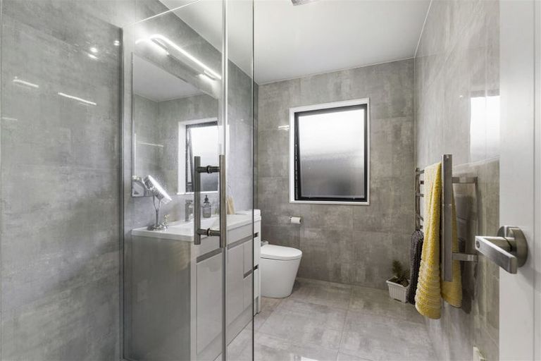 Photo of property in 39 Symes Drive, Red Beach, 0932