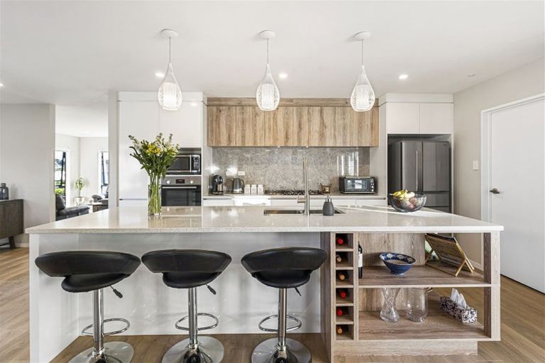 Photo of property in 39 Symes Drive, Red Beach, 0932