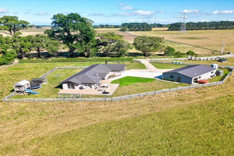 Photo of property in 1065h No 2 Line, Fordell, 4572