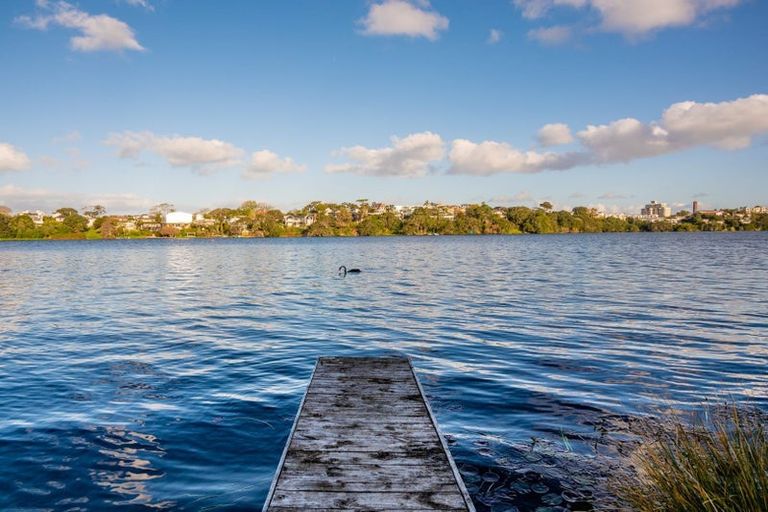 Photo of property in 35 Sylvan Park Avenue, Milford, Auckland, 0620