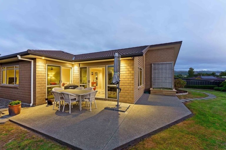 Photo of property in 12 Simpson Crescent, Raumati Beach, Paraparaumu, 5032