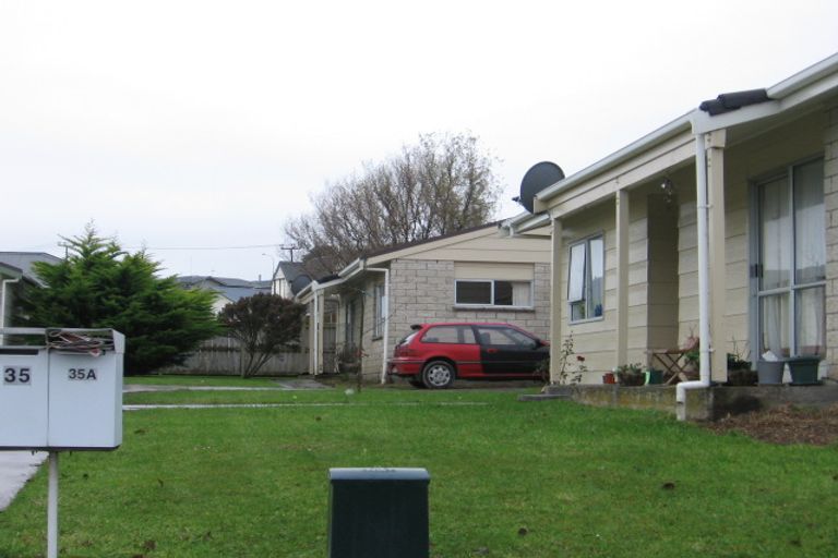 Photo of property in 35 Mcleavey Drive, Kelvin Grove, Palmerston North, 4414
