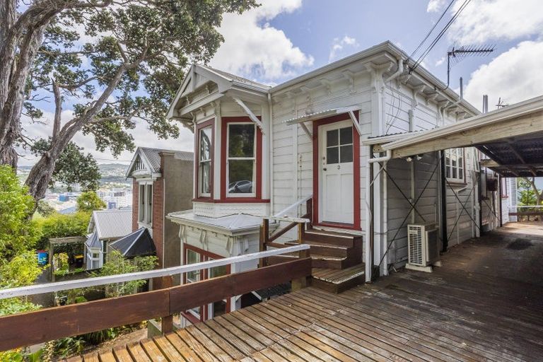 Photo of property in 51 Hawker Street, Mount Victoria, Wellington, 6011