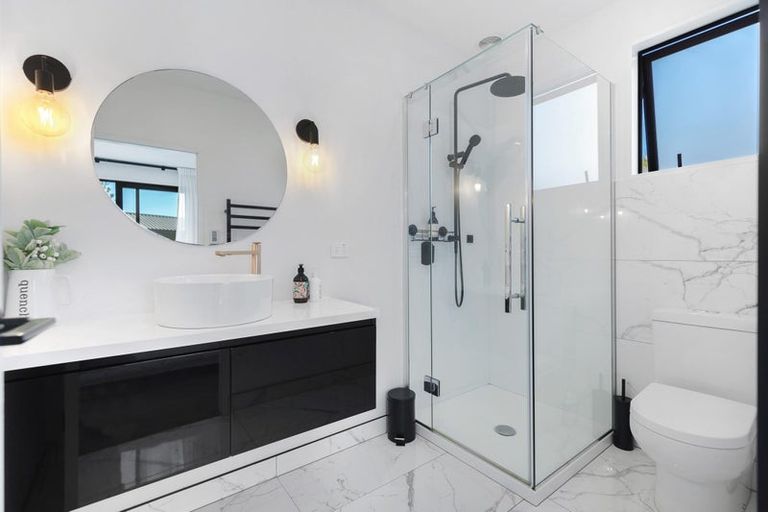 Photo of property in 18 Silver Street, Lower Shotover, Queenstown, 9304