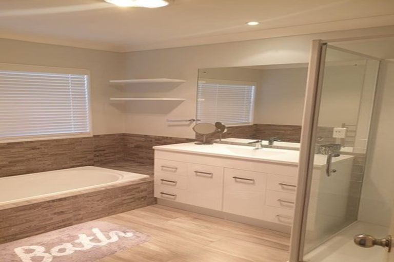 Photo of property in 10 Carniew Place, Dannemora, Auckland, 2016