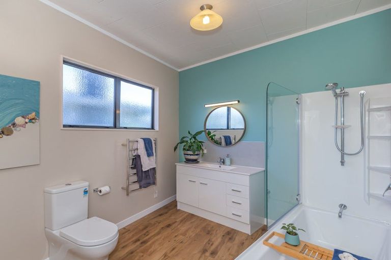 Photo of property in 17 Avon Street, Levin, 5510