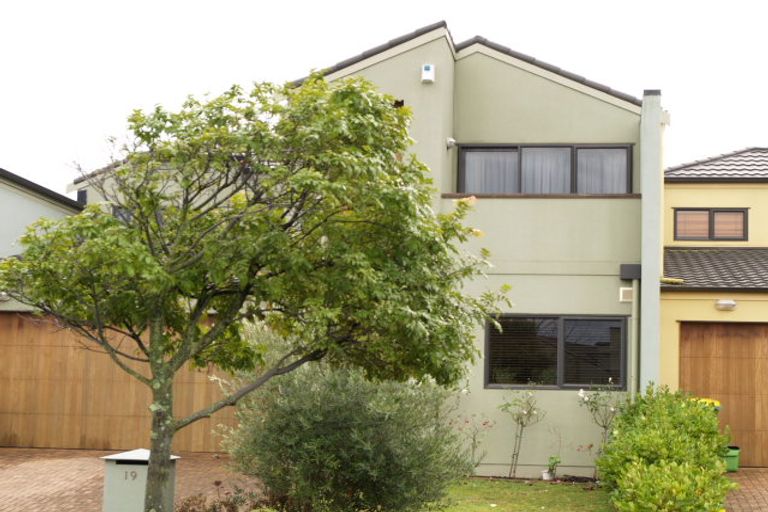 Photo of property in 19 Tiger Drive, Golflands, Auckland, 2013